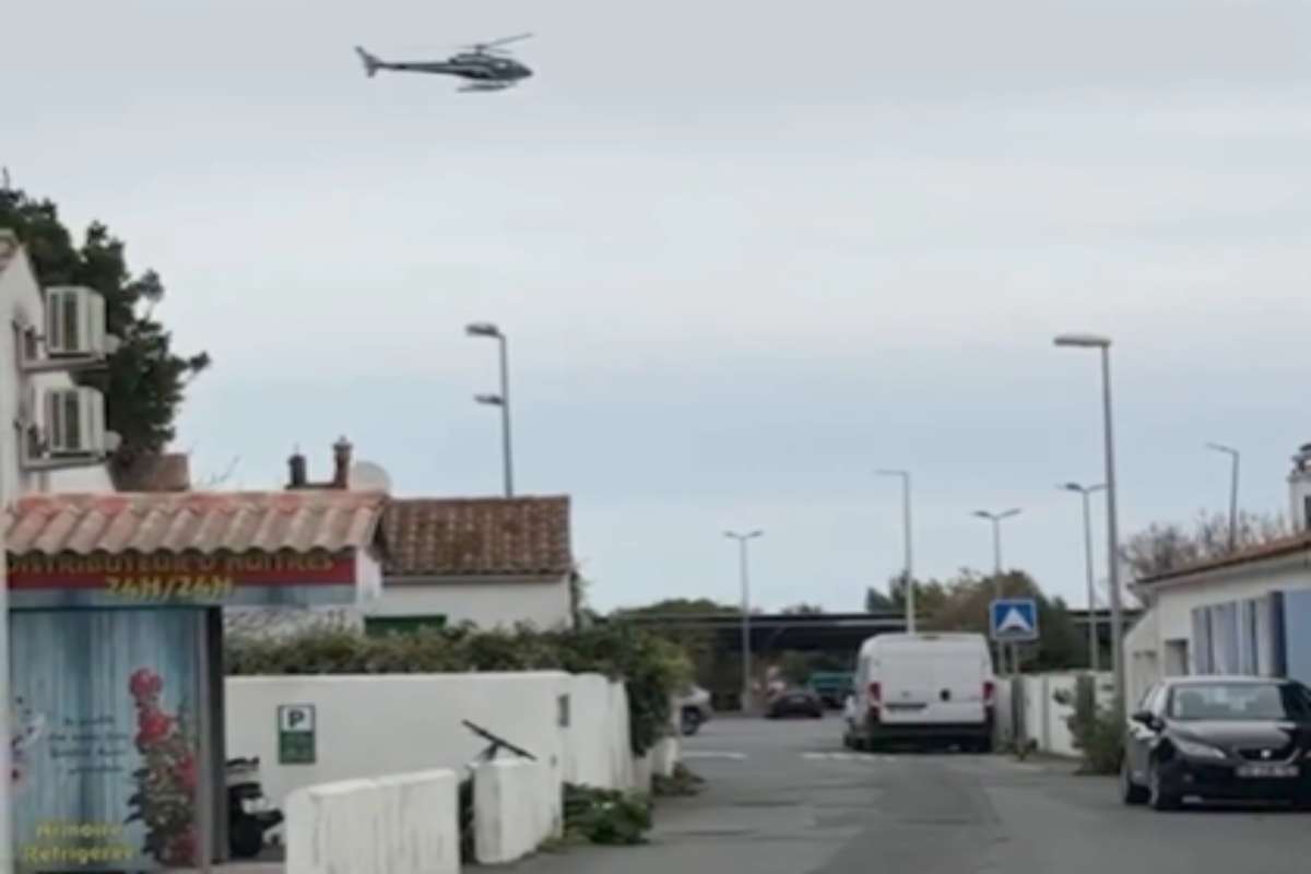 elicottero sorvola il luogo dell'attentato