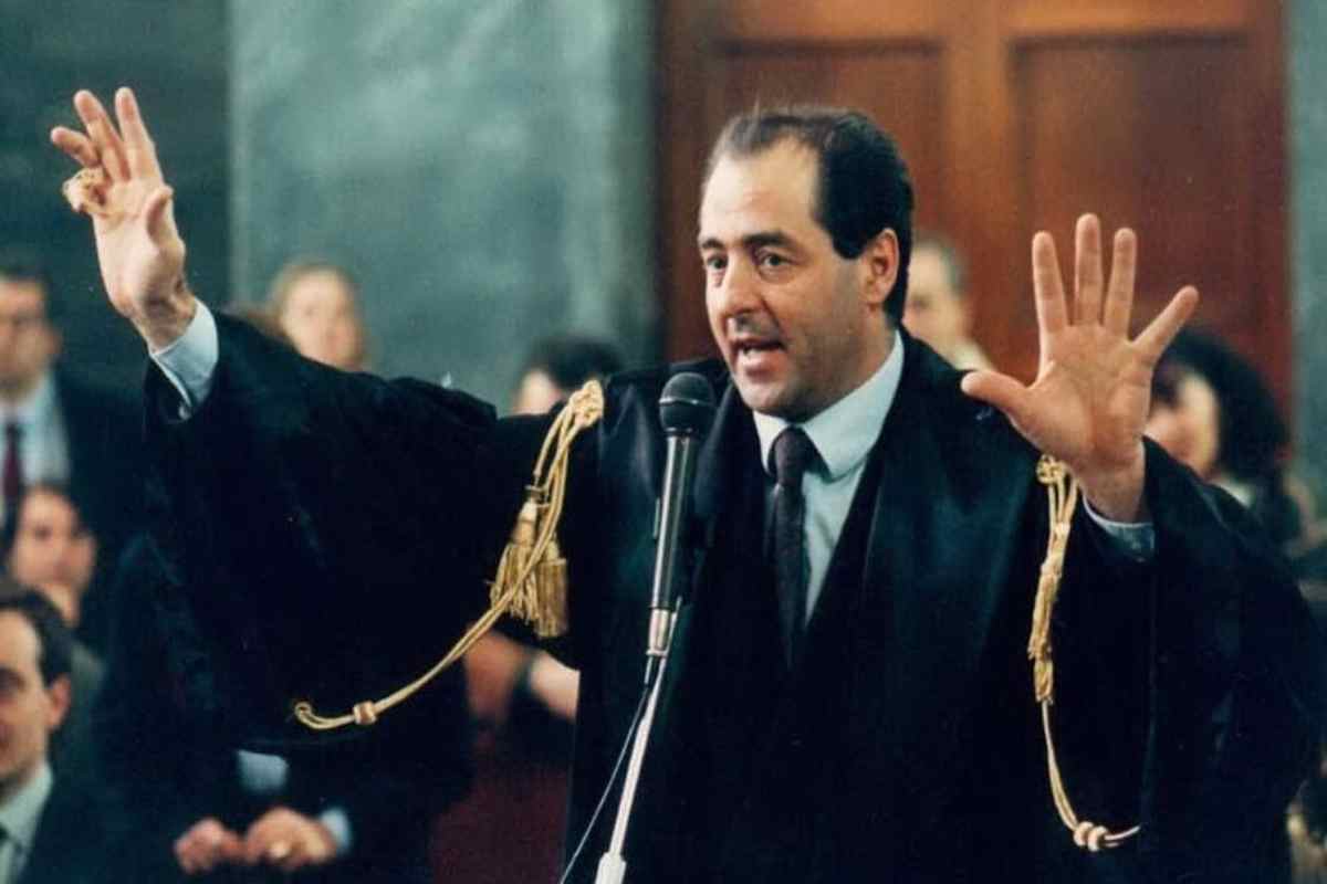 Antonio Di Pietro quando era pm di Mani Pulite