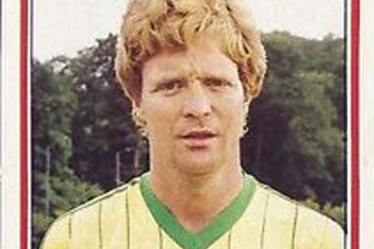 Willie Young con una delle ultime maglie indossate